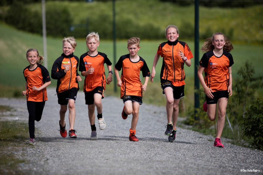 Er du nysgjerrig på friidrett og har lyst til å prøve?